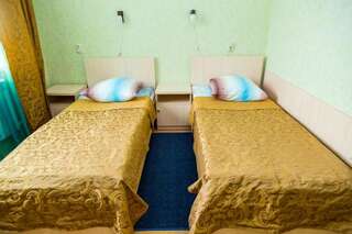 Гостиница Русская Пирамида Вязьма Двухместный номер с 2 отдельными кроватями и собственной ванной комнатой-2